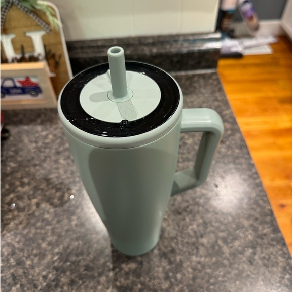 BrüMate Sage Tumbler with Handle - Picture 3 of 5